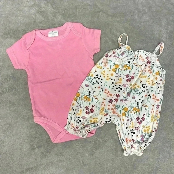 Laura Ashley -  3 piece bundle. Size 0 to 6 months. - Picture 2 of 8